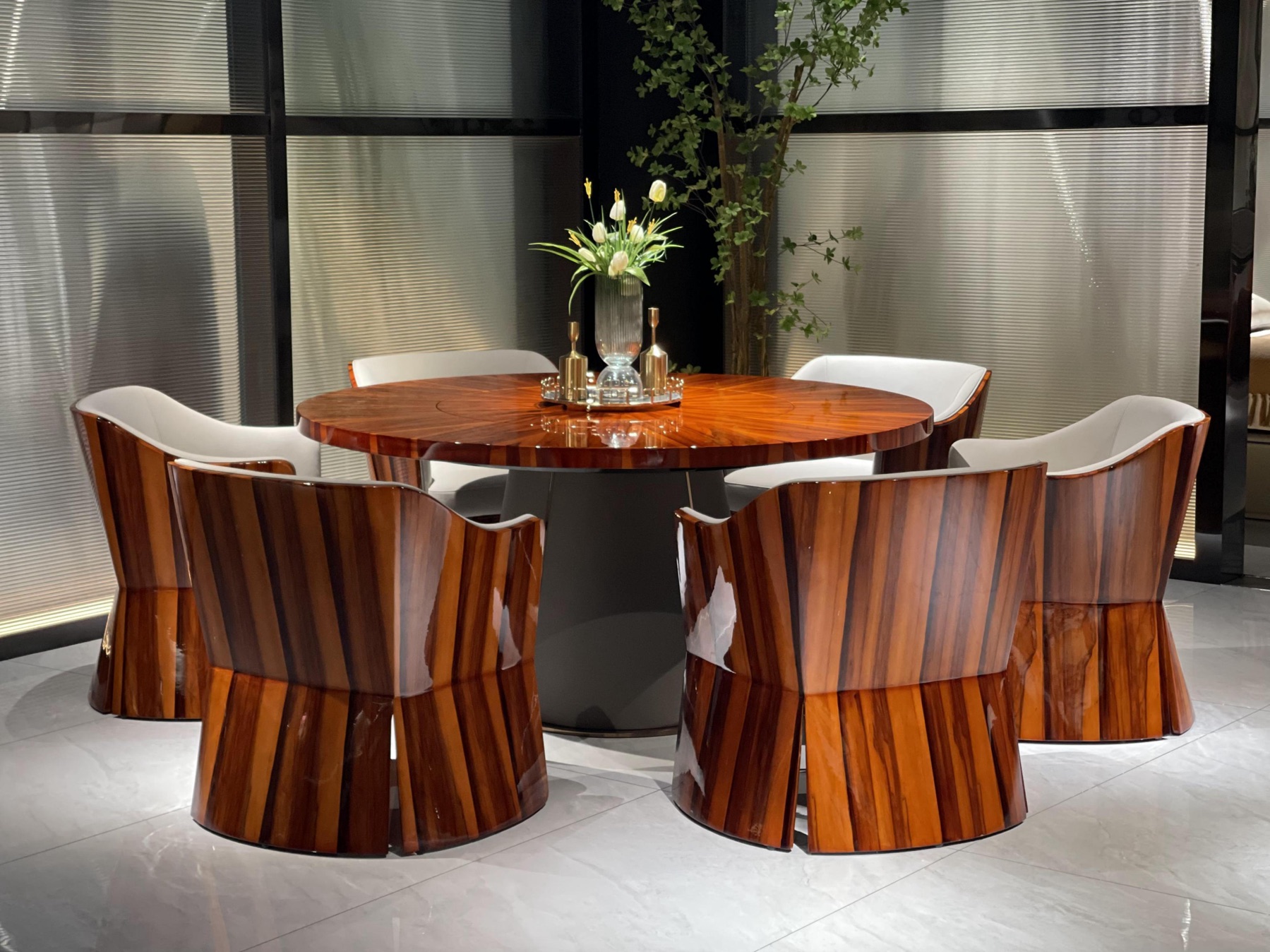 Dining collection